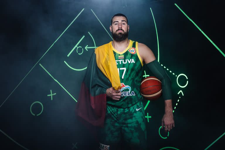 Jonas Valanciunas, figura de la NBA, es la carta de experiencia de Lituania en la Copa del Mundo