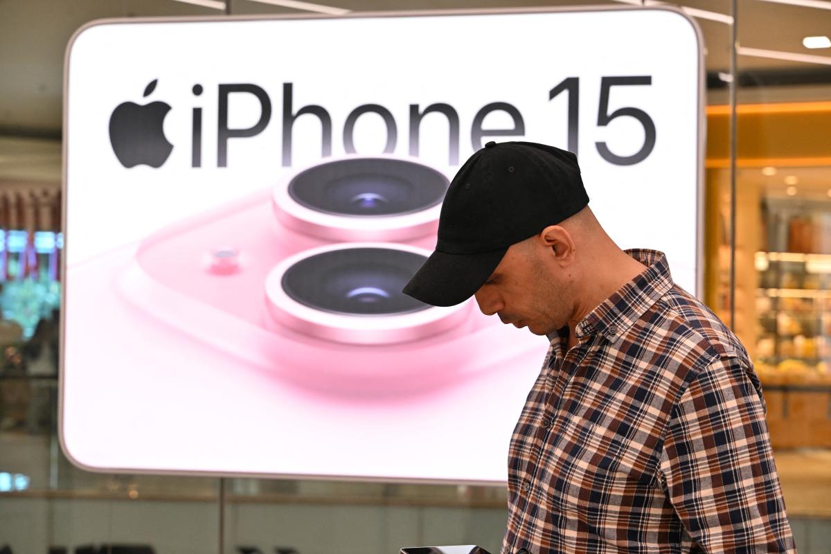 Apple mengalahkan perkiraan Q2 dengan penjualan iPhone turun 10%