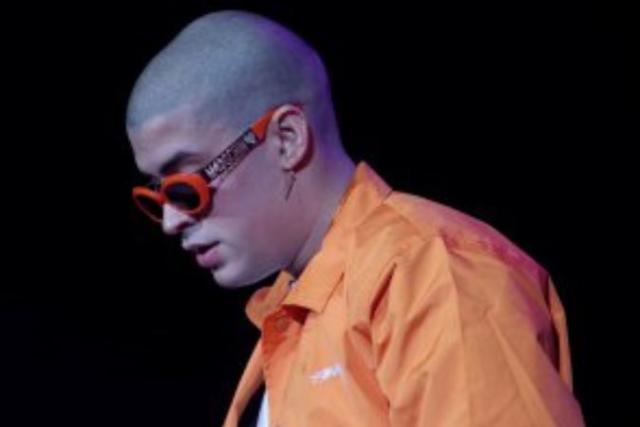 Bad Bunny llora cuando envía sus videos musicales a sus padres