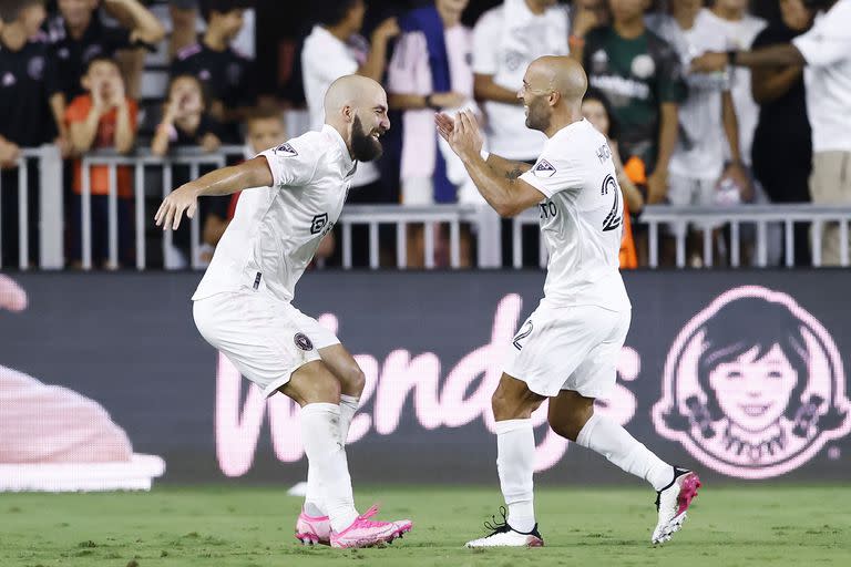 Gonzalo y Federico Higuain celebran con Inter Miami; el equipo aún tiene chance de clasificarse para los playoffs