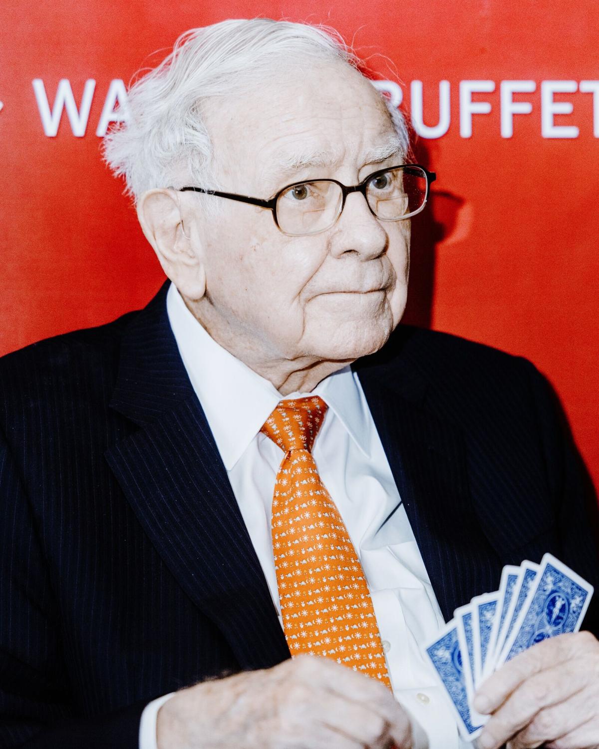 Buffett praised Apple after cutting it and abandoning the all-important stake