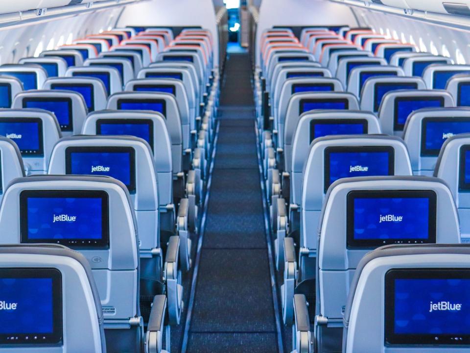 Economy class onboard JetBlue Airways' new Airbus A321neoLR - JetBlue Airways Airbus A321neoLR Tour