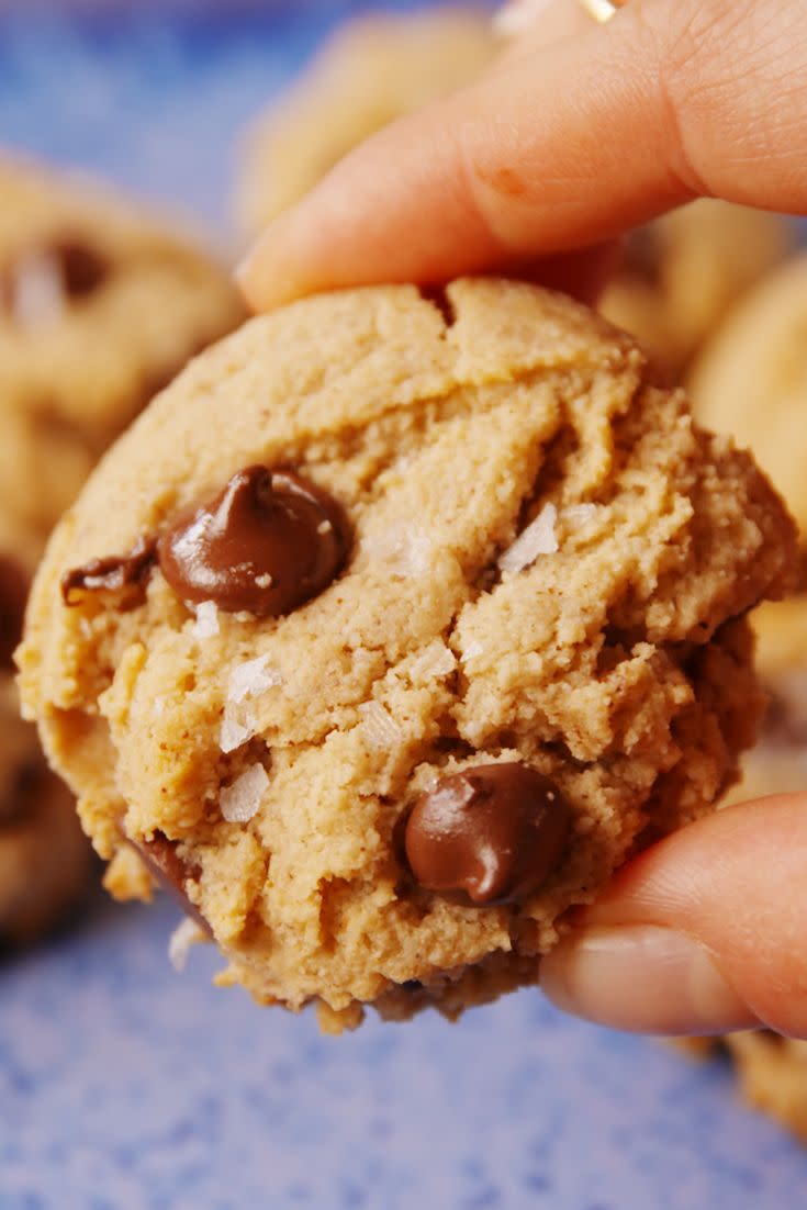 Paleo Chocolate Chip Cookies