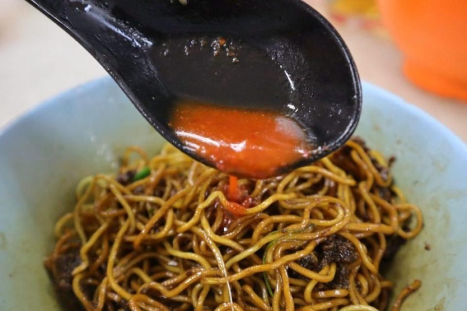 soong kee - noodles chilli sauce