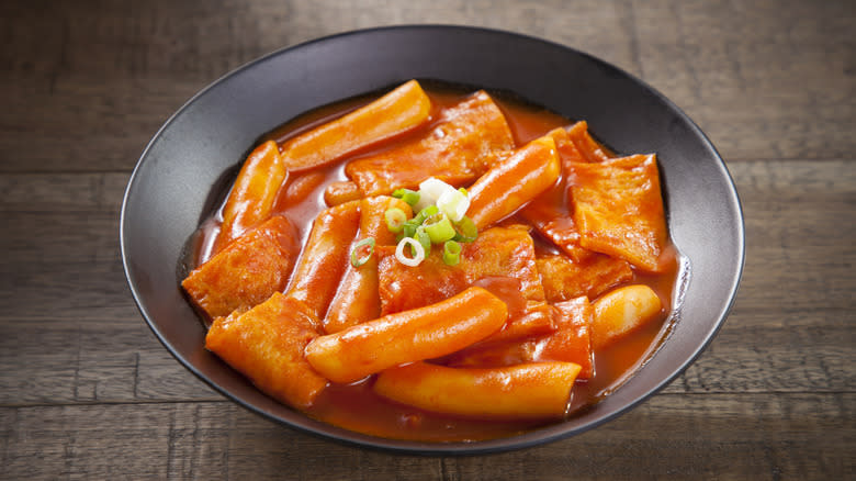 Bowl of tteokbokki