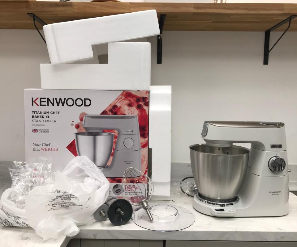 Kenwood Chef XL Titanium Stand Mixer  unboxed