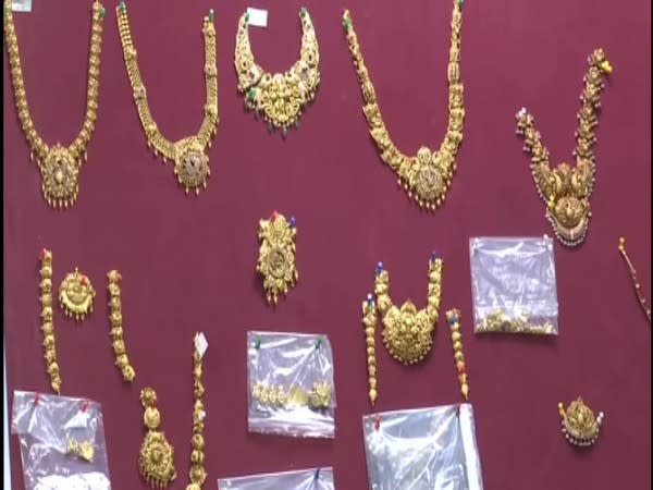Hyderabad Police seizes gold ornaments worth Rs 1 crore. Photo/ANI