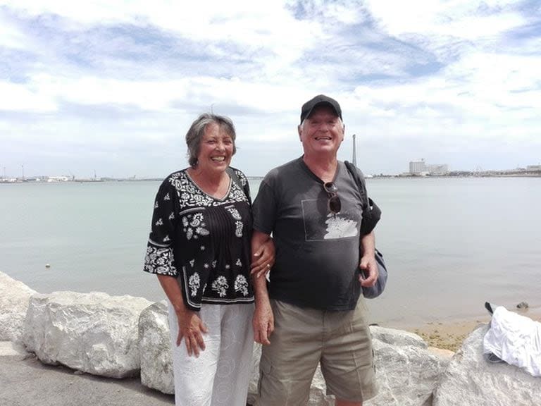 Griselda Maymo Planas y Richard Milberg, dueños y artífices de la icónica casa-cueva de Punta Ballena