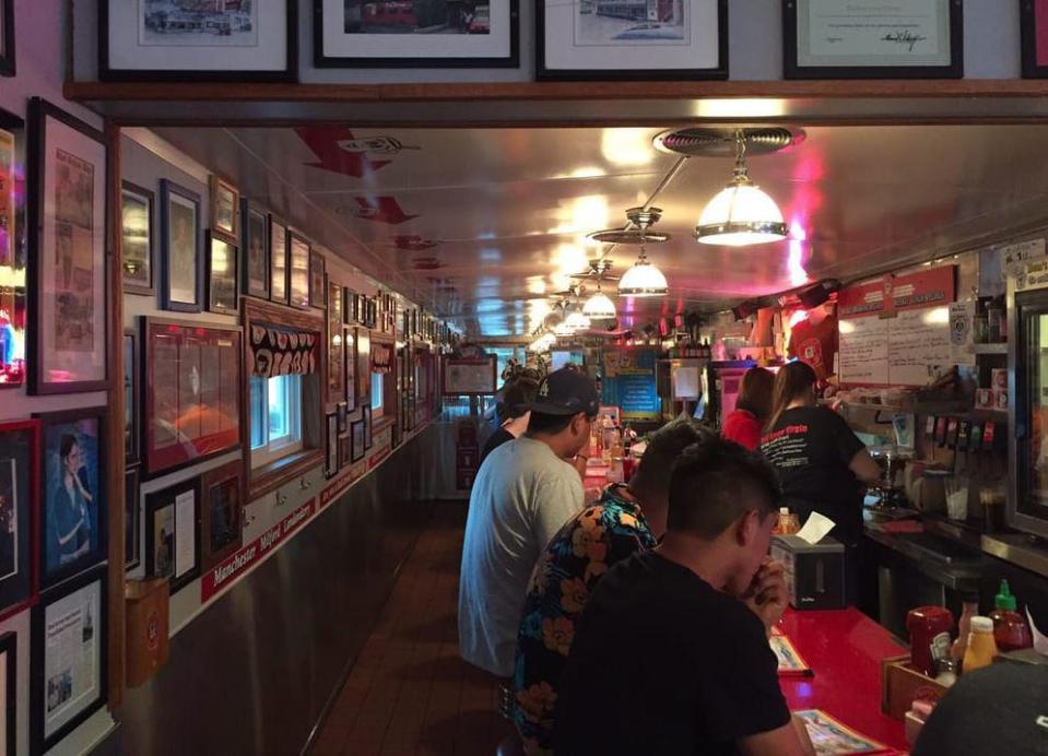 New Hampshire: Red Arrow Diner (Manchester)