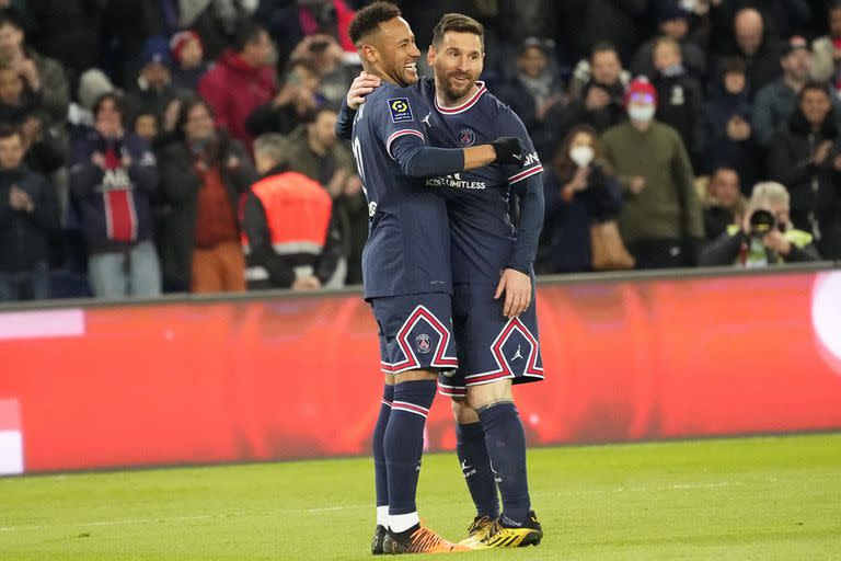 Neymar y Lionel Messi, dos apuntados por la prensa francesa a los que Pochettino salió a defender
