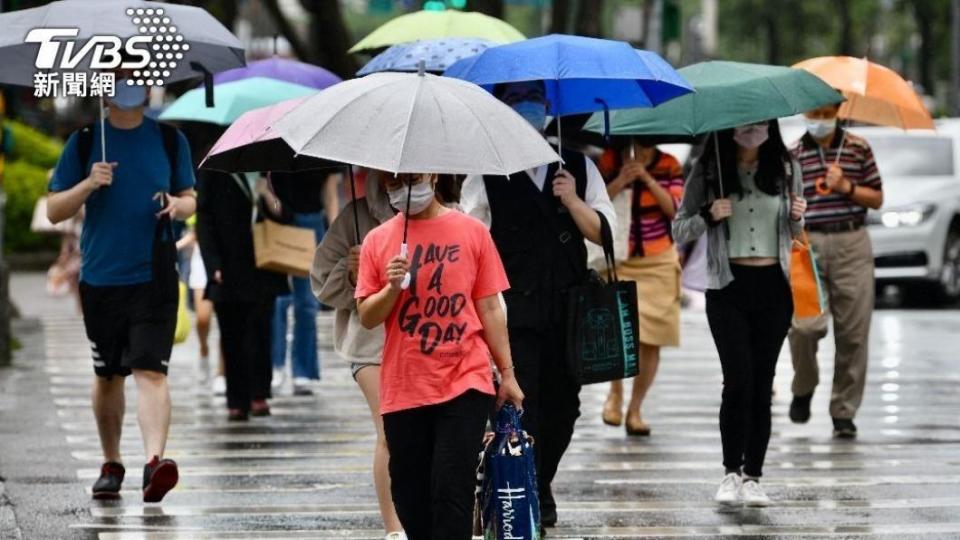 明日天氣與今天類似，高溫且午後雨。（示意圖／TVBS資料照）