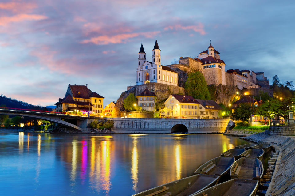 Aarburg al atardecer, cantón Aargau, Suiza