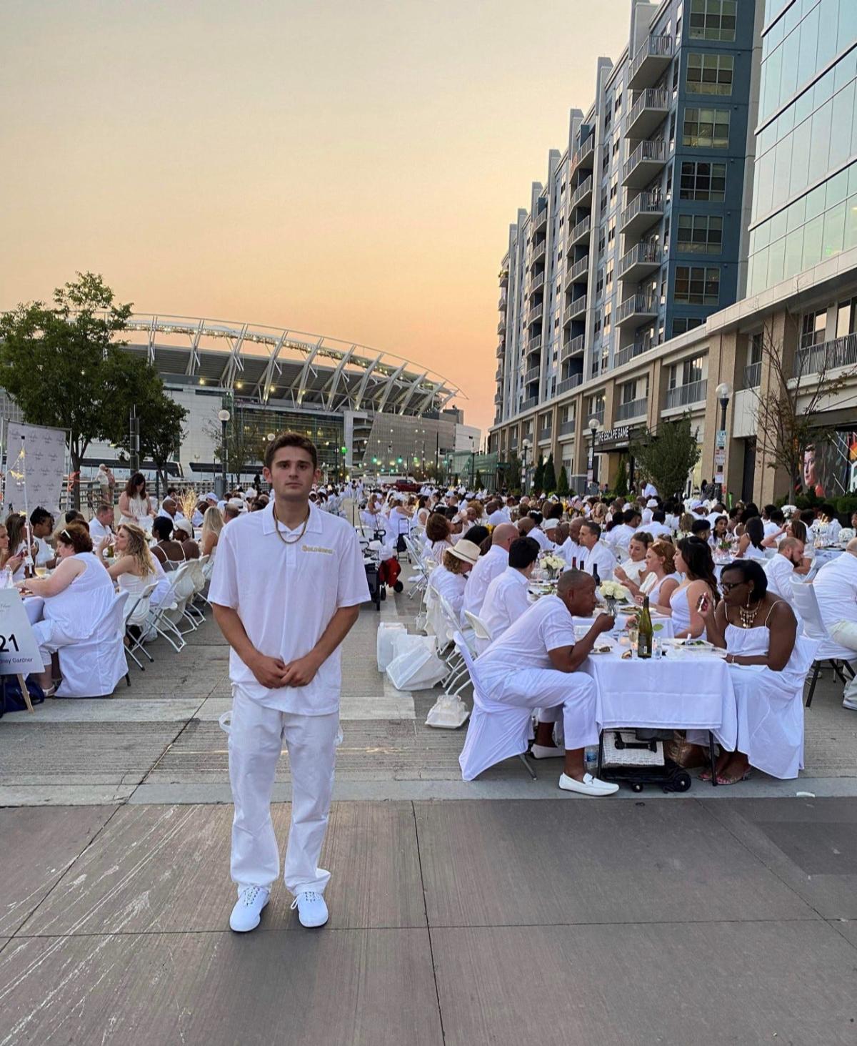 Behind the scenes of Cincinnati's Diner en Blanc