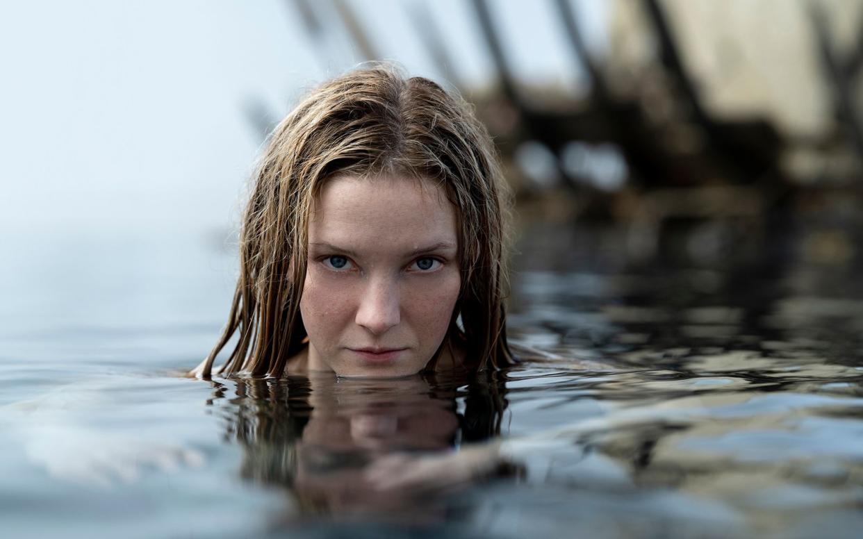 "Der Herr der Ringe: Die Ringe der Macht" startet am 2. September bei Amazon Prime Video. Und sie steht im Fokus: Galadriel (Morfydd Clark). (Bild: Amazon Studios)