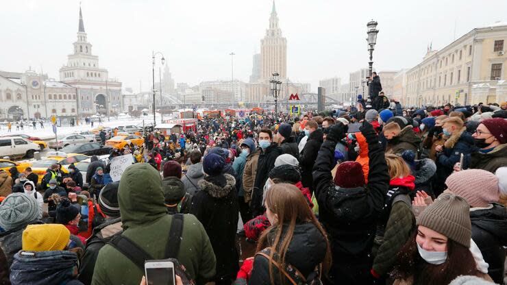 Protestzug gegen die Inhaftierung von Oppositionsführer Nawalny in Moskau. Foto: dpa