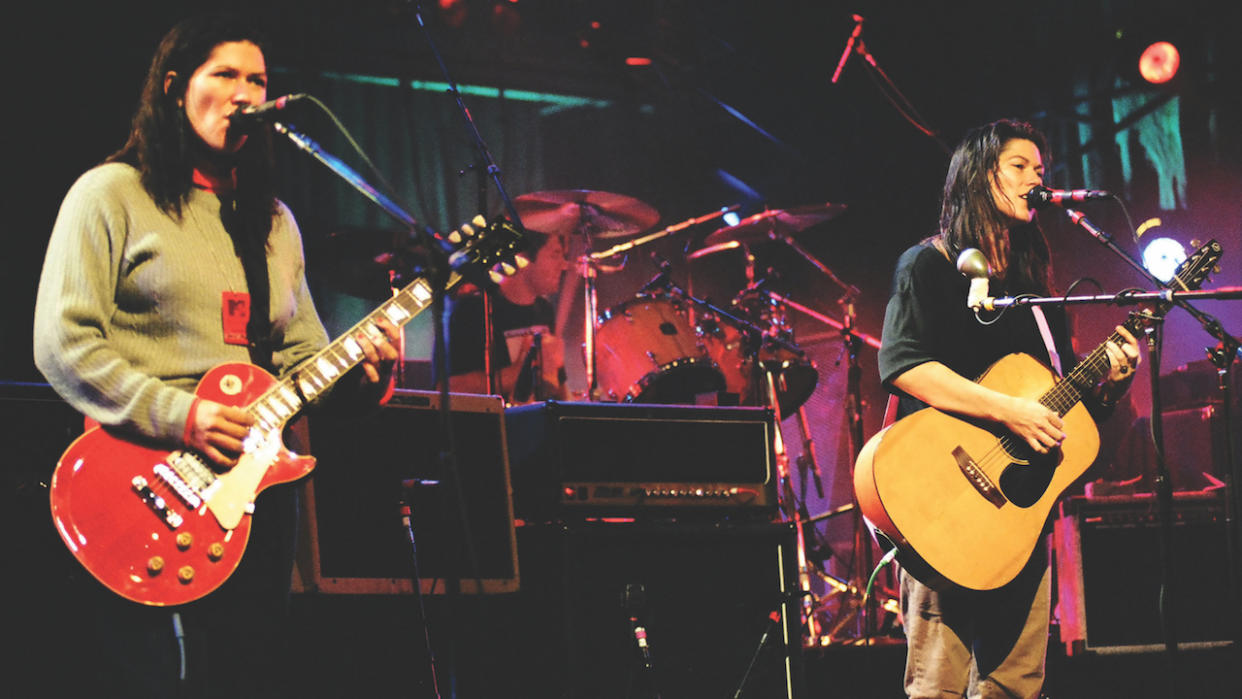  Kelley (left) and Kim Deal perform with the Breeders on MTV Live and Loud, opening for Nirvana, 1993. 