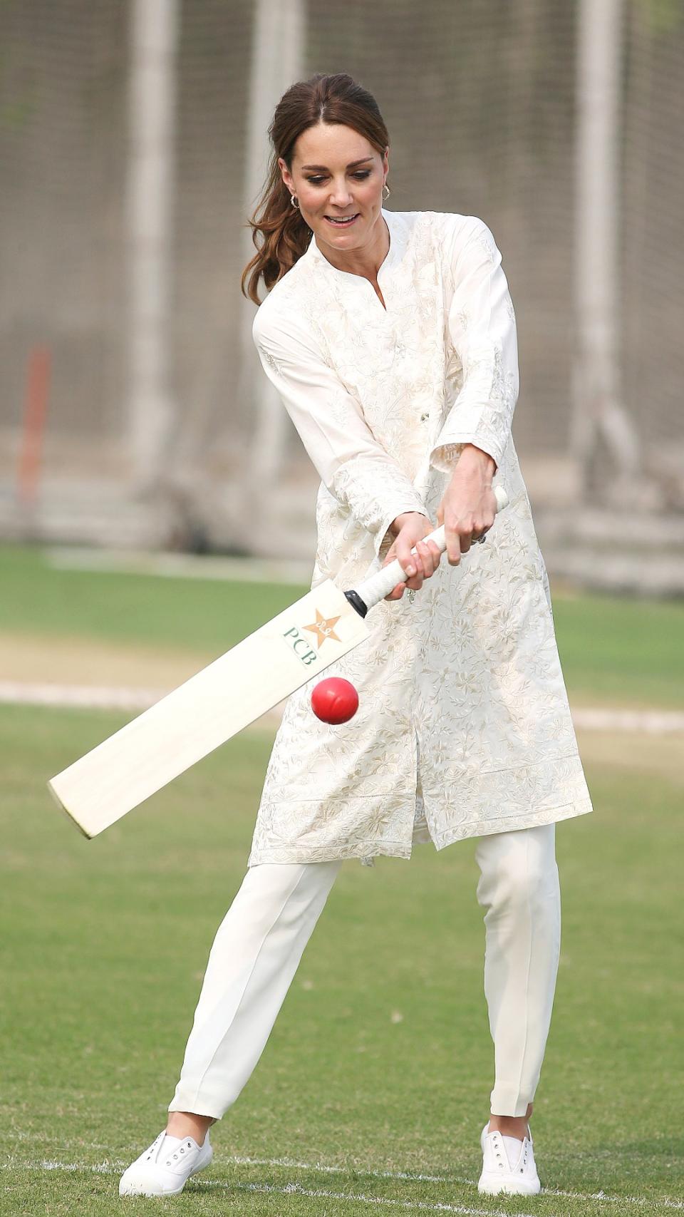 Kate Middleton playing cricket