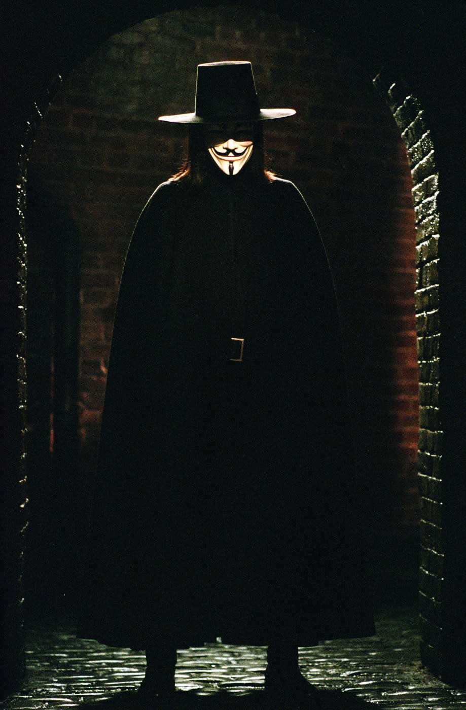 <p><span>‘V wie Vendetta’ dreht sich um den geheimnisvollen Verbrecher und Rächer V, der nicht nur seinen Namen geheim hält, sondern auch sein Gesicht unter einer Guy-Fawkes-Maske versteckt.</span> (Foto: ddp) </p>