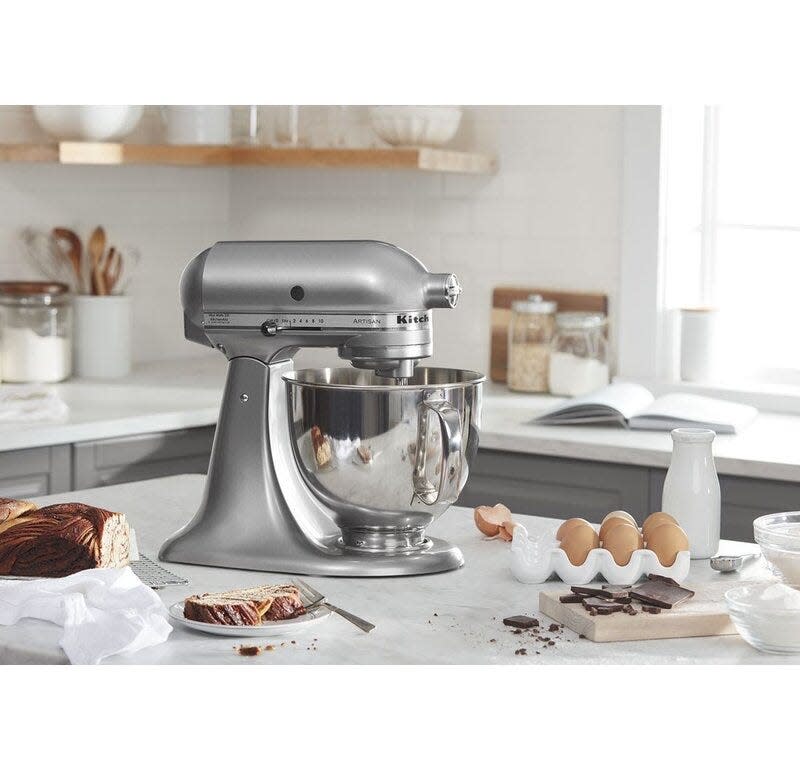 23) Artisan Series 10 Speed 5 Qt. Stand Mixer