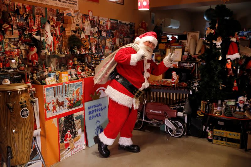 The Wider Image: Christmas wishes from Santas around the world