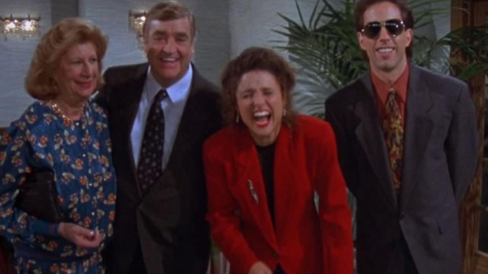 Liz Sheridan, Barney Martin, Julia Louis-Dreyfus, and Jerry Seinfeld on Seinfeld