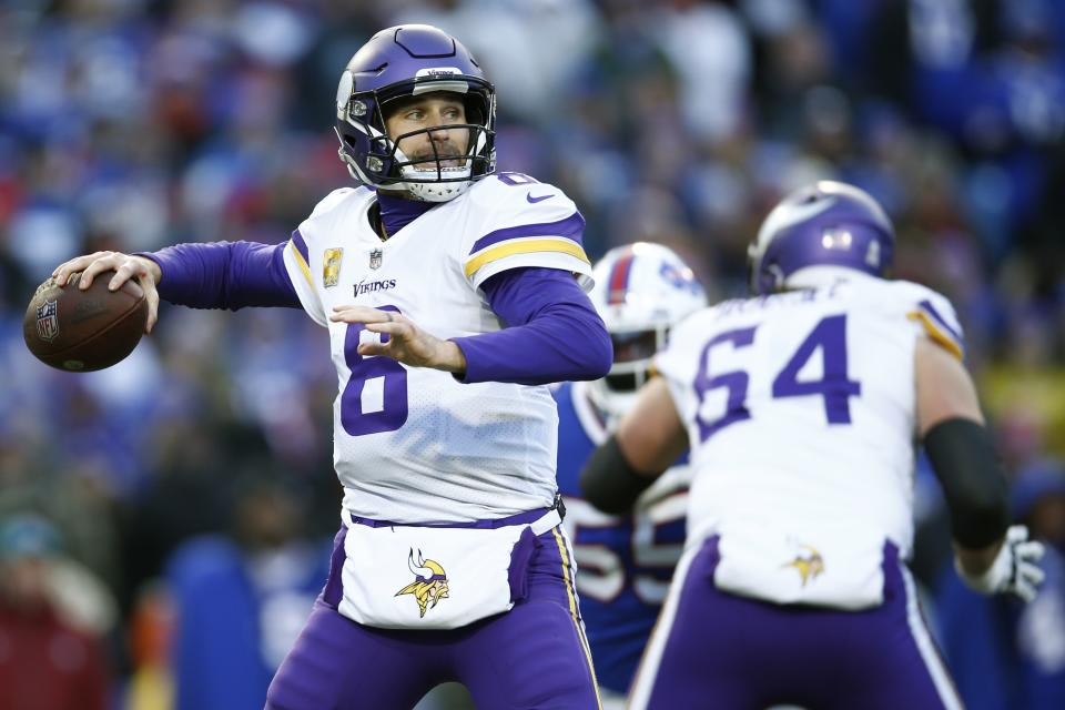 ORCHARD PARK, NEW YORK - NOVEMBER 13: Kirk Cousins #8 of the Minnesota Vikings attempts a pass during the fourth quarter against the Buffalo Bills at Highmark Stadium on November 13, 2022 in Orchard Park, New York. (Photo by Isaiah Vazquez/Getty Images)