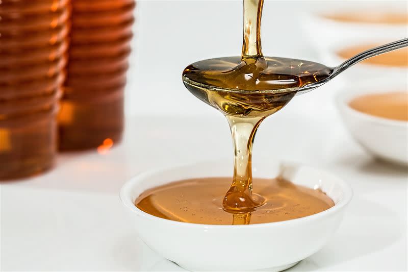 張瑜芹醫師提醒，食用蜂蜜雖然有許多好處，但也別小看了它的熱量。（示意圖／翻攝自pixabay）