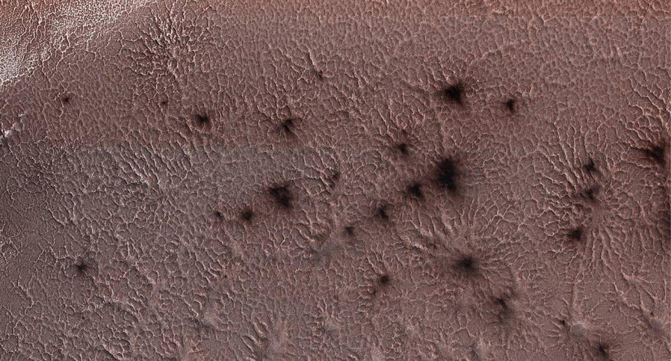 spiker-like patterns are seen on the surface of Mars.