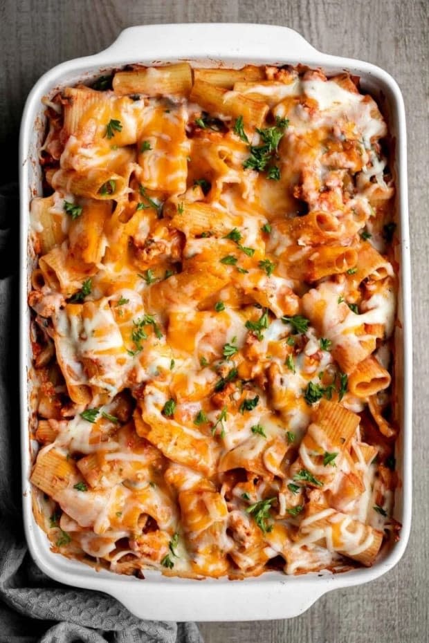 <p><a href="https://www.aheadofthyme.com/ground-turkey-pasta-bake/" rel="nofollow noopener" target="_blank" data-ylk="slk:Ahead of Thyme;elm:context_link;itc:0;sec:content-canvas" class="link ">Ahead of Thyme</a></p>