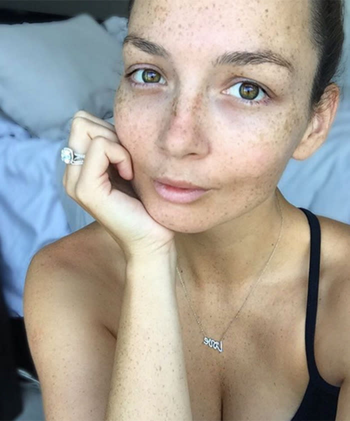 Singer Ricki-Lee Coulter shows off her incredible DIY makeup transformation