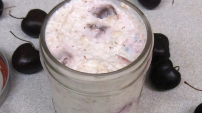 Cherry Vanilla Almond Overnight Oatmeal