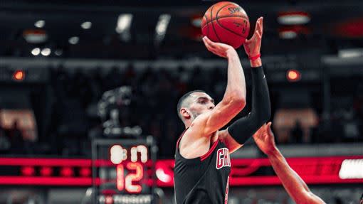 拉文（Zach LaVine）本季三分球命中率是37.6%。（圖／翻攝自公牛推特）