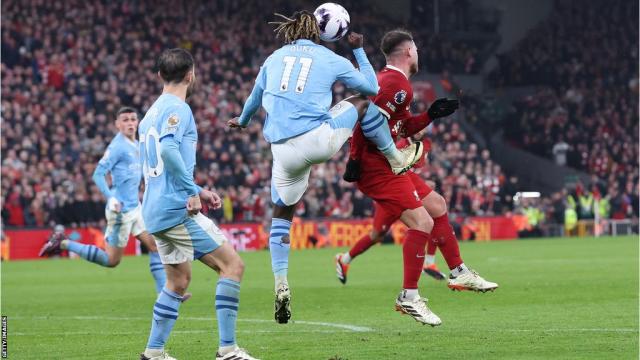 Howard Webb: VAR right to stay out of Liverpool-Man City penalty decision  says referees' chief