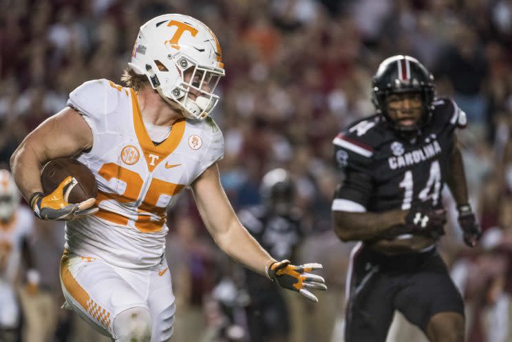 Josh Smith has 51 career catches at Tennessee. (AP Photo)