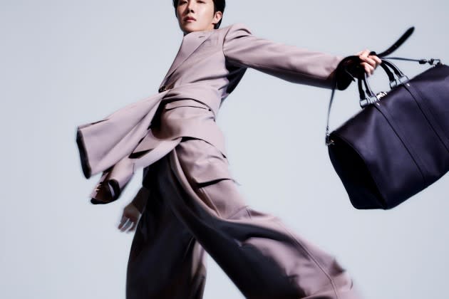 Louis Vuitton S/S 2023 Campaign (Louis Vuitton)