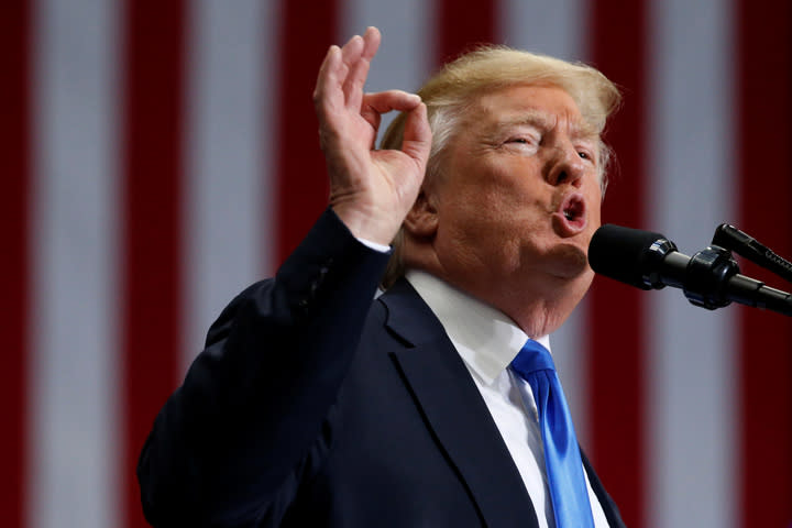 President Donald Trump holds a rally with supporters in an arena in Youngstown, Ohio on July 25, 2017. (Photo: Jonathan Ernst/Reuters)