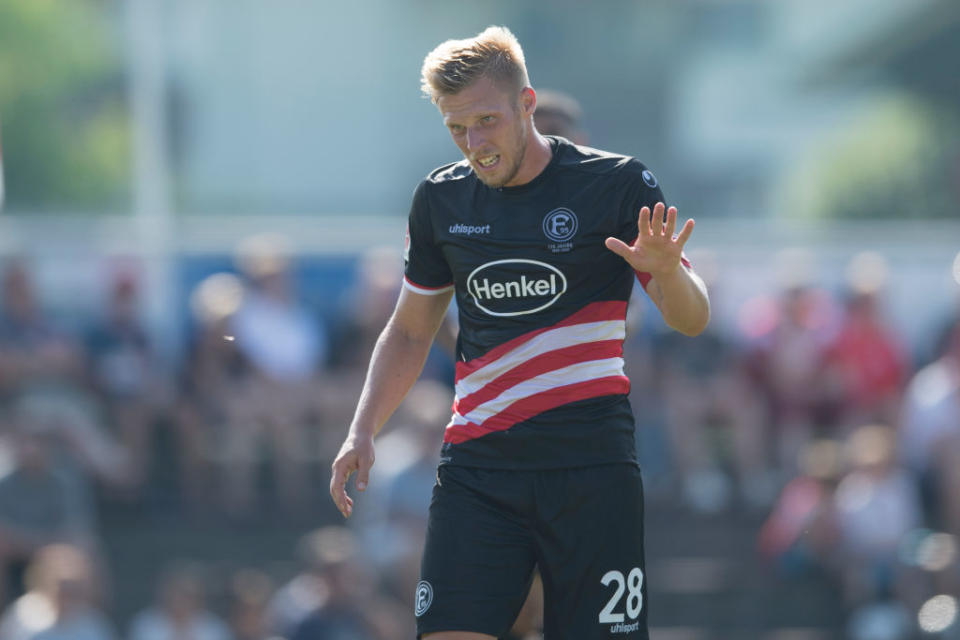 Un inconnu s'est glissé dans ce TOP 10 : il s'agit du buteur du Fortuna Düsselforf, qui a inscrit 10 des 16 pions de son équipe en Bundesliga.