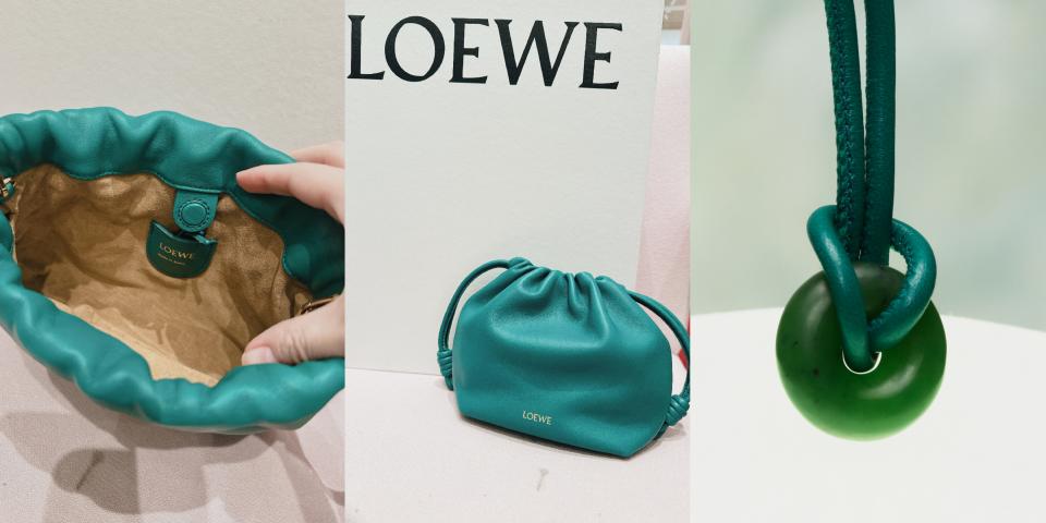 LOEWE 2024春夏話題包盤點：翠綠色Mini Flamenco Purse JADE包，NT$78,000。圖片來源：編輯拍攝、LOEWE
