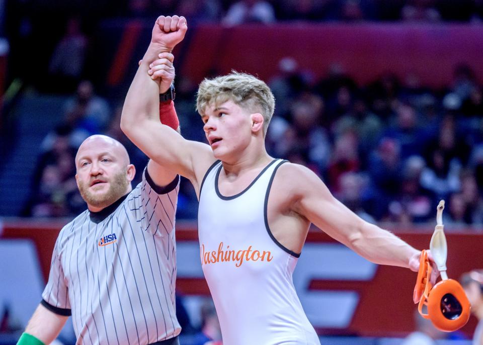 Washington's Wyatt Medlin takes the title in the 138-pound division of the Class 2A state wrestling championships Saturday, Feb. 17, 2024 at the State Farm Center in Champaign. Medline took a 10-3 decision over Mt. Vernon's Dillon White.