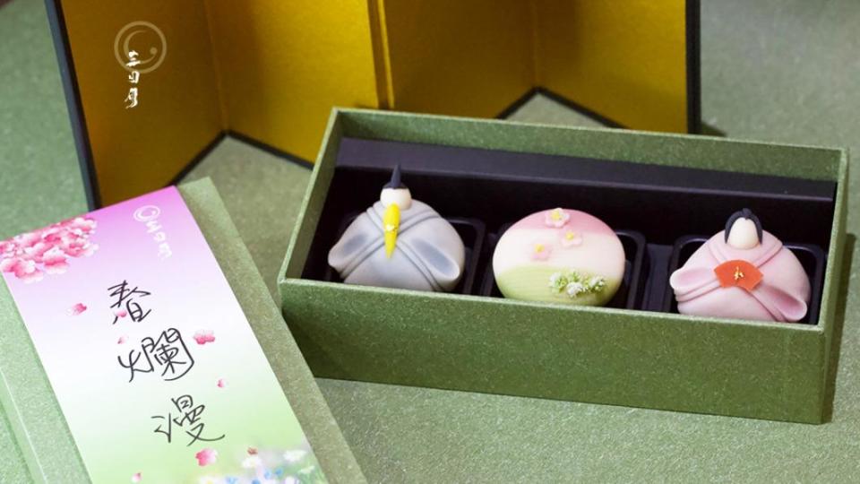 「三日月茶空間」推出女兒節和菓子三入組。（圖／Facebook三日月茶空間）