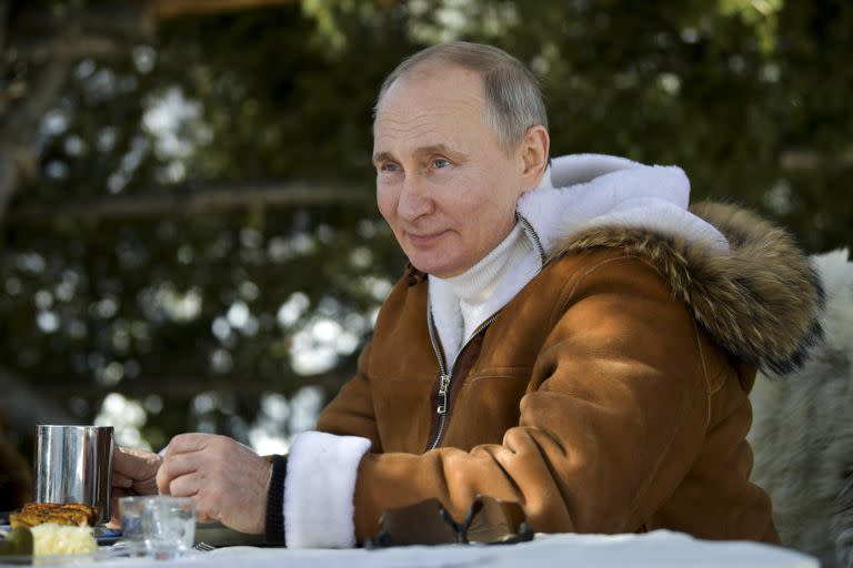 El presidente ruso, en un descanso de sus actividades de aventura en Siberia