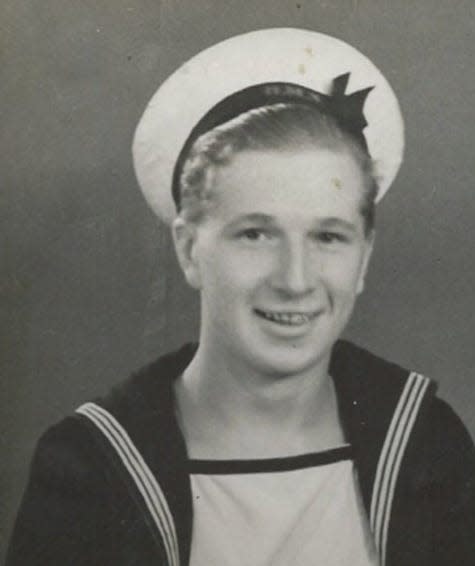 D-Day veteran JAlec Penstone, pictured at the age of 20