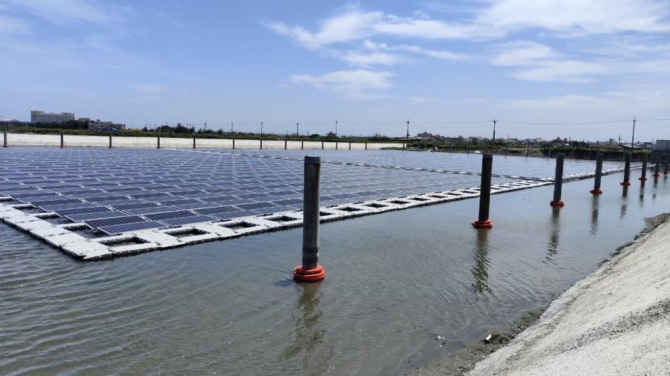 和潤企業旗下和潤電能，跨國合作漁電共生太陽能案場。圖／和潤電能提供