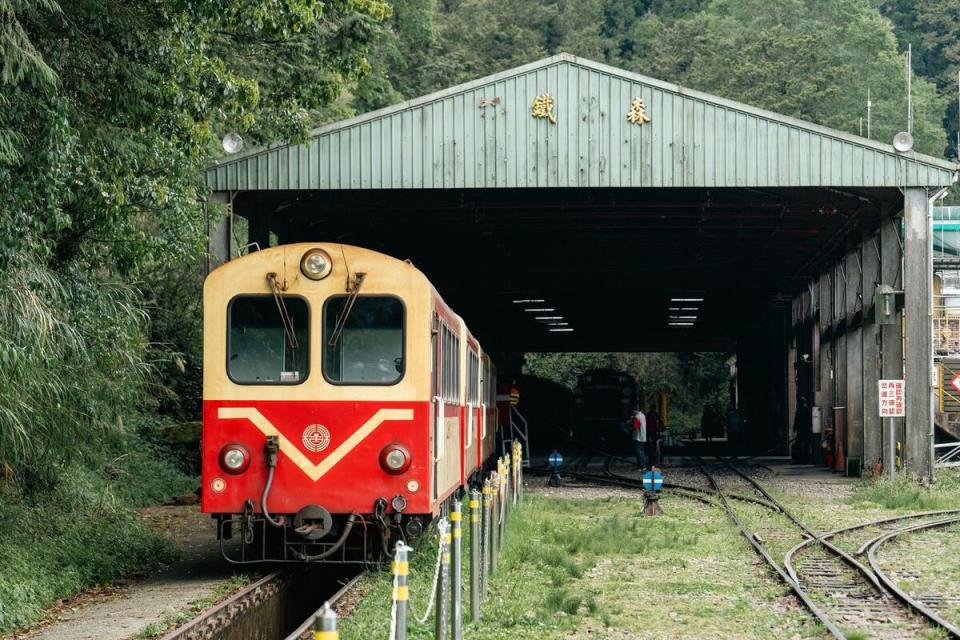 過路線檢查後，在4月29日由車次編號231次的阿里山號列車，自北門站開出，並順利抵達阿里山站。   圖：翻攝自阿里山林業鐵路及文化資產管理處臉書