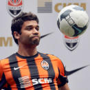 Nom: Eduardo<br>Poste: Attaquant<br>Date de naissance (Âge): 25/02/1983 (29)<br>Numéro: 11<br>Club: Shakhtar Donetsk (Ukraine UKR)<br>Taille: 178cm<br>Poids: 65kg