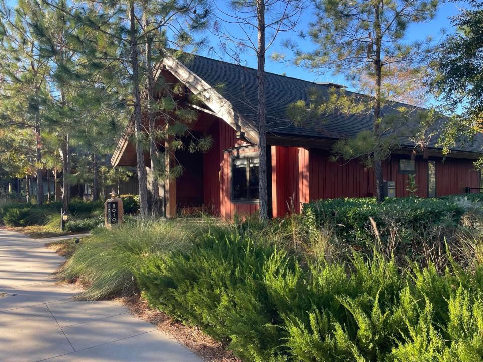 cabin on the grounds at wilderness lodge resort in disney world