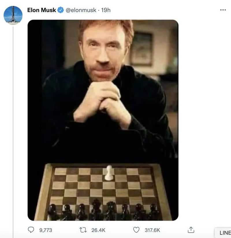 馬斯克也曬出查克羅禮士下棋照片諷刺「將死」。（圖／翻攝自@elonmusk推特）