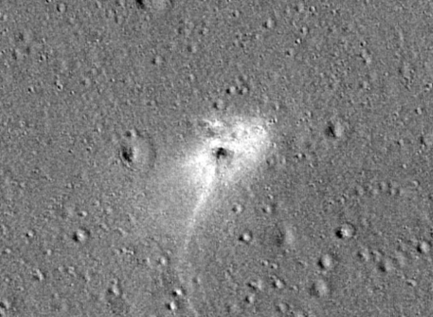 A processed image from NASA’s Lunar Reconnaissance Orbiter, taken on April 22, highlights the dark smudge and bright impact halo left behind by the Beresheet lunar lander’s impact (NASA / GSFC / ASU Photo)