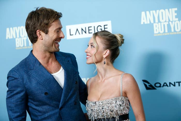 Closeup of Glen Powell and Sydney Sweeney