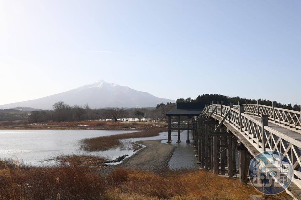 鶴舞橋的所有建造數據都與日本吉祥數字3有關，因而被視為能量景點。